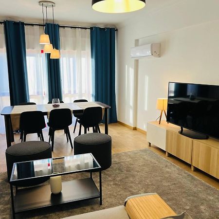 Beautiful Apartment - Family And Group Of Friends Povoa de Santa Iria Luaran gambar